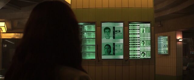 Archivo:Katniss viendo la habitación de Peeta.jpg