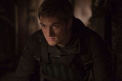 Still de Peeta en Sinsajo, parte 2.jpg