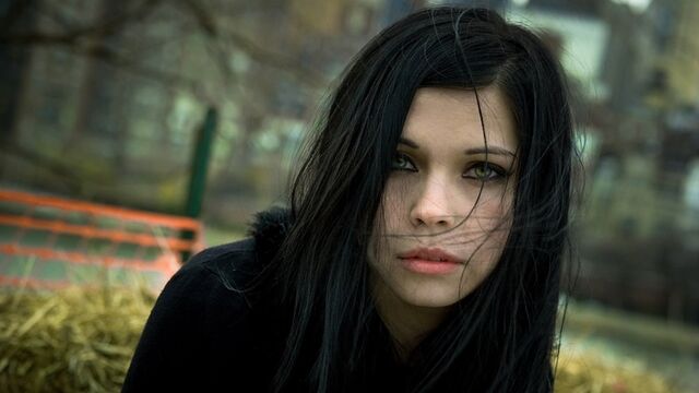 File:Kirsten in real life.jpg