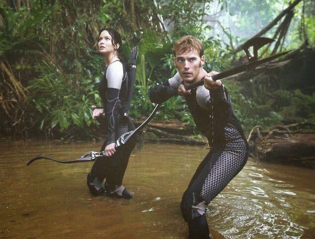 Archivo:FinnickKatnissArenaCF.jpg