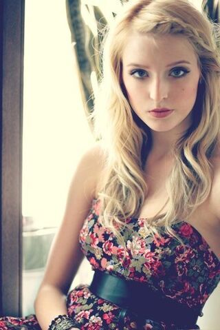 File:Girl,blond,hair,cross,process,portrait,cute-ddcfbcf4f937368793e21a3e7f85fa4d h large.jpg