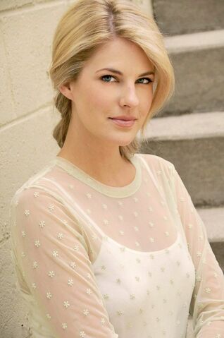 File:Stephanie Leigh Schlund.jpg