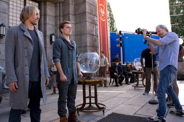 File:Haymitch Peeta Francis BTS-catchingfire.jpg