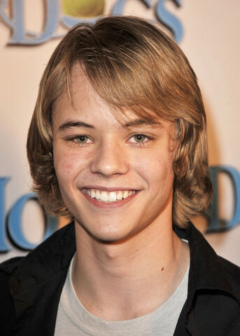 File:Premiere+Dreamworks+Nickelodeon+Hotel+Dogs+e1T9ICeSJhxl.jpg