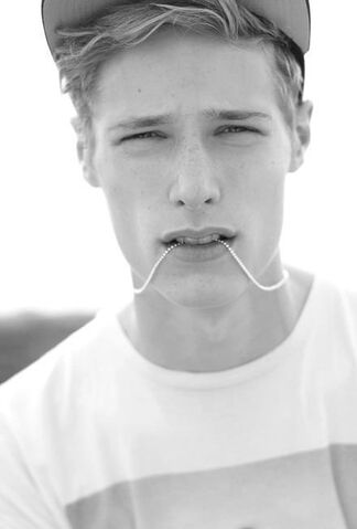 File:Beautiful-blonde-boy-cute-guy-Favim.com-289340 large.jpeg