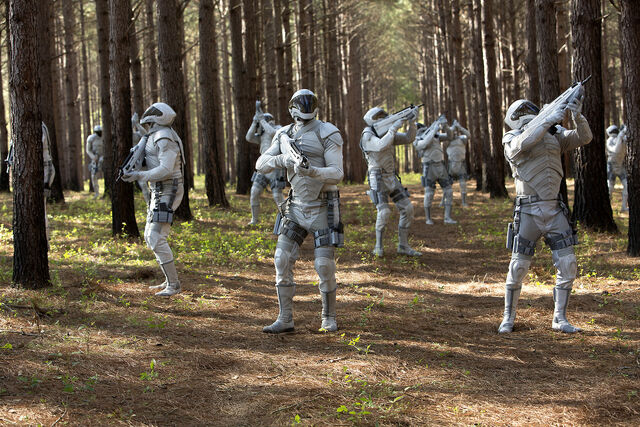 File:Mockingjay-peacekeepers.jpg