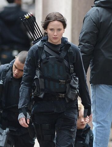 File:JLaw on set 2.jpeg
