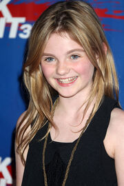 Morgan Lily Shark Night 3D Los Angeles Premiere LIM6mbVggD l