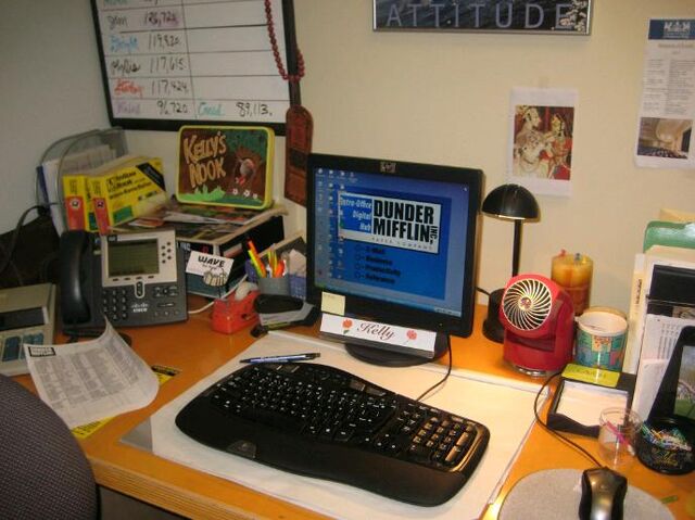File:Kelly'sDesk.jpg