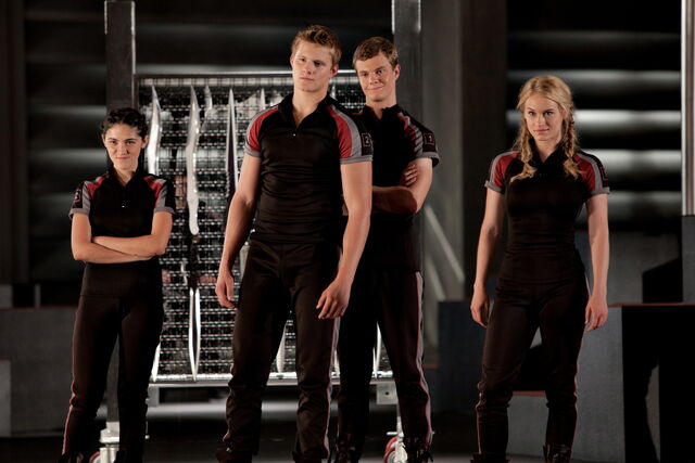 File:HQ-Pic-of-the-Hunger-Games-Career-Tributes-the-hunger-games-29521676-2560-1707.jpg