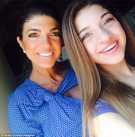 File:Teresa and Gia Giudice.jpg
