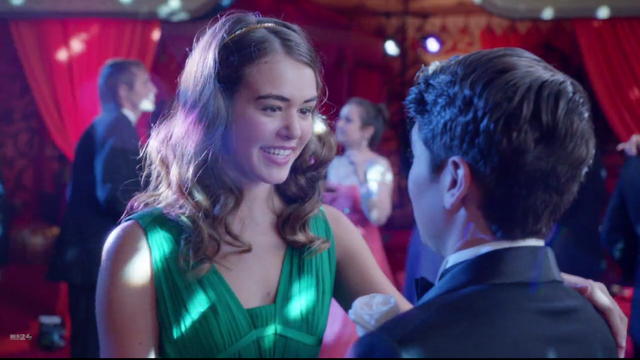 File:Lacey looks very happy.png
