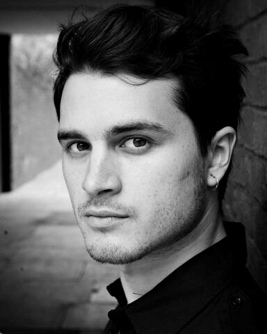 File:Michael Malarkey.jpg