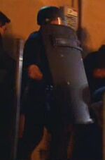 1x12 Riot-police-1