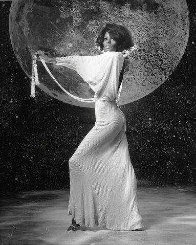 File:DianaRoss1971moon.jpg