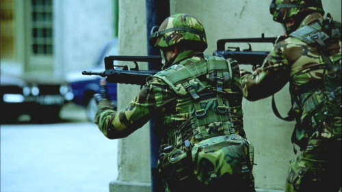 File:FrenchSoldiersTheWall.jpg