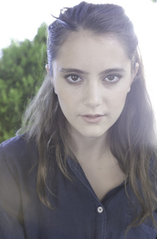 Datei:Alexa Nikolas.png