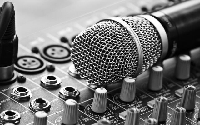 File:Music-equipment-1920x1200.jpg