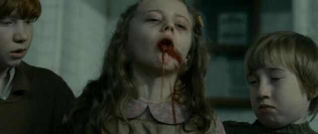 File:Woman in Black 3.jpg