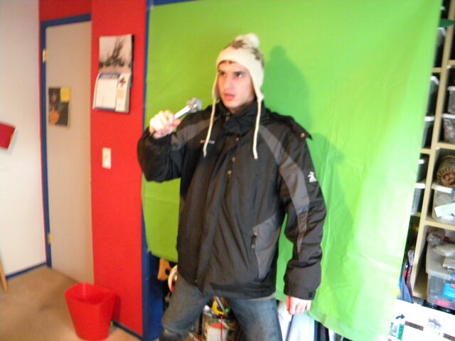 File:HaloNews2010KyleGreenScreen.jpg