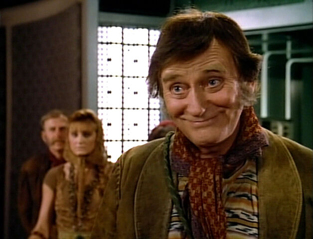 File:TNG2.18UpTheLongLadder.jpg
