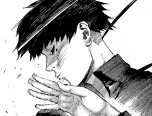 Sasaki tira uno schiaffo a Urie per aver messo in pericolo la squadra.png