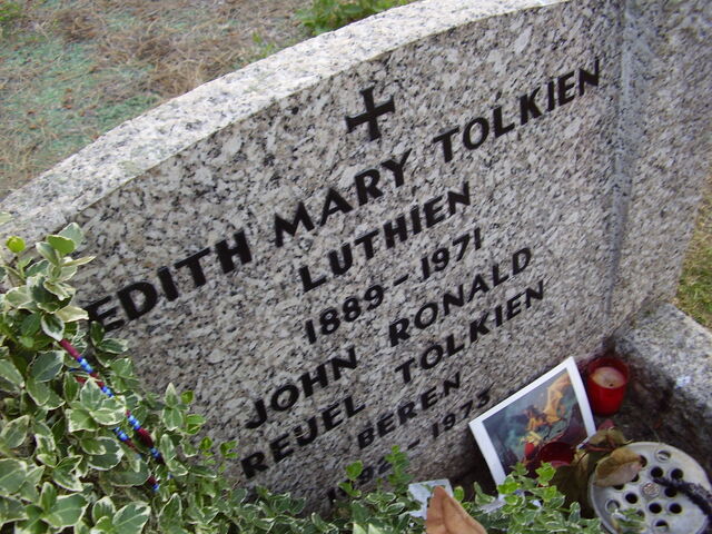 파일:Tolkien's grave.jpg