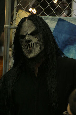 File:Scarry lookin Mick Thomson.jpg