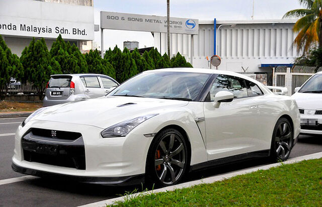 File:Nissan-gtr-5.jpg