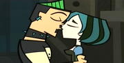 180px-DuncanGwenHDKiss.png