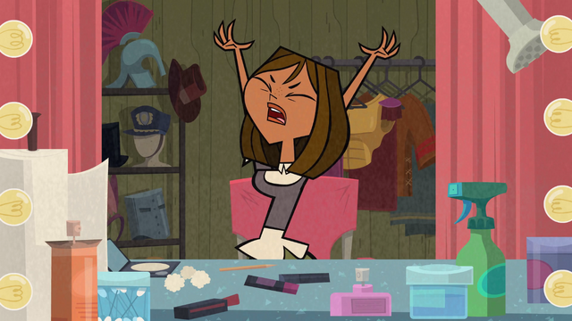 File:CourtneyFreaksOut.png