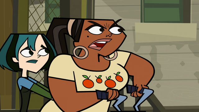 File:Leshawna goes after heather.png