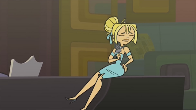 File:Bridgette in her dress.png