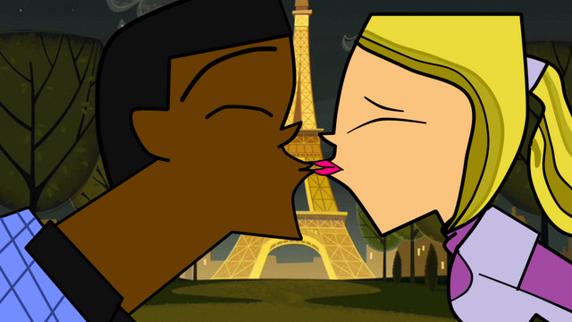 File:MalikMonicaKiss.png