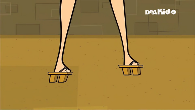 File:China wooden sandals.png