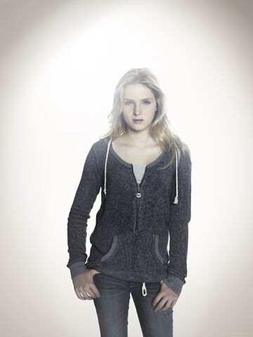 File:Amelia Robbins - Touch-S2-cast-002.jpg