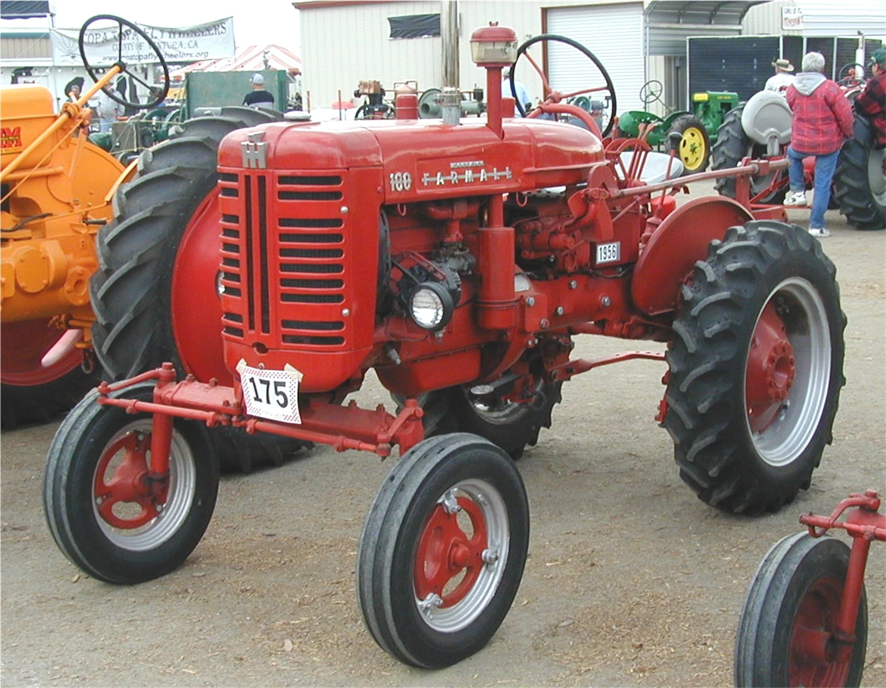 Farmall 100 Tractor & Construction Plant Wiki FANDOM powered by Wikia