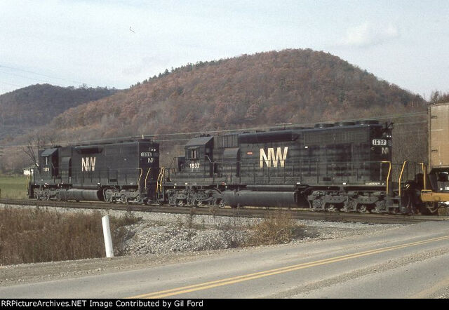 File:Standard Hood NW SD40-2.jpg