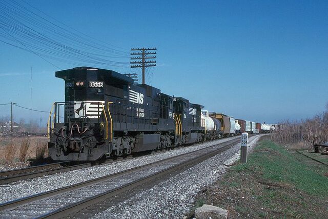 File:NS C39-8 Long-hood forward.jpg