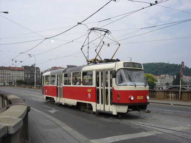 Plik:TramPrague1.jpg