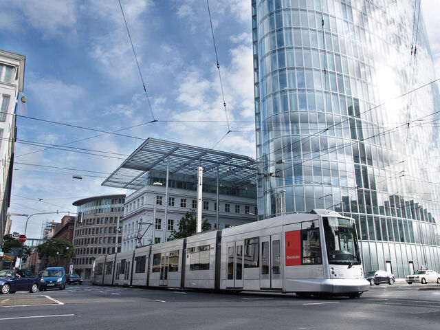 Plik:712 Graf-adolf-platz.jpg