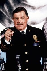 COMMISSIONER GORDON pat hingle