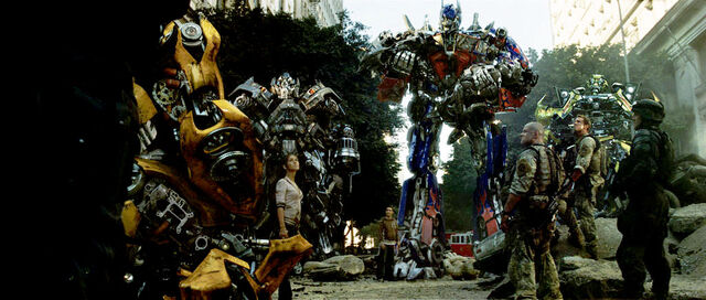 File:Movie Prime Jazz Ironhide Ratchet battleaftermath.jpg