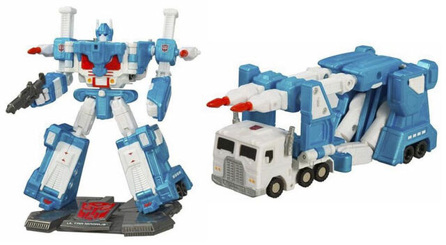 File:TitaniumHero UltraMagnus.jpg