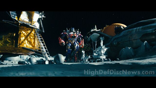 File:Dotm-optimusprime&ratchet-film-moon.jpg