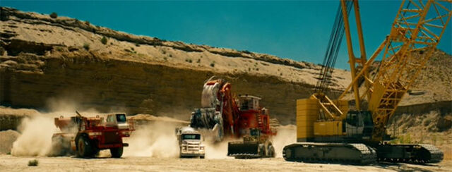 Archivo:Constructicons-ROTFcanyon.jpg