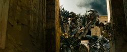 Megatron en Starscream na de dood van The Fallen.png