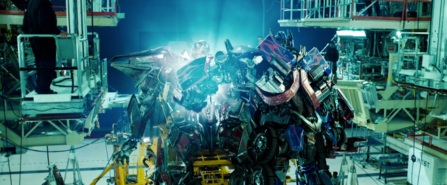Bestand:Optimus Prime roept Sentine Prime tot leven.png