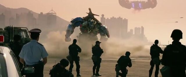 File:Transformers AOE 9264.jpg