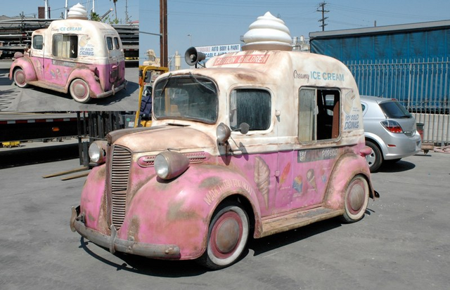 File:Rotf-twins-ice-cream-truck.png